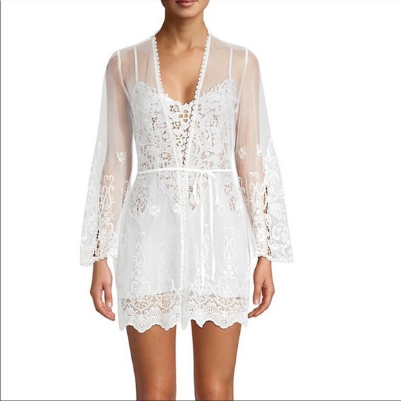 In Bloom| Vintage Crochet Lace Wrap - Picture 2 of 3